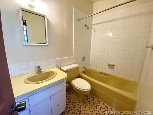 Photo - 735 46th St