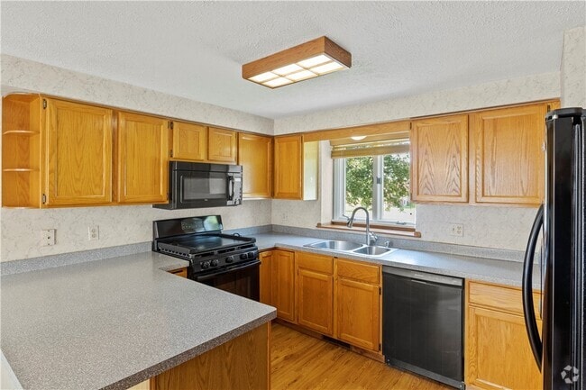 Building Photo - 245 Deerhurst Ln Rental