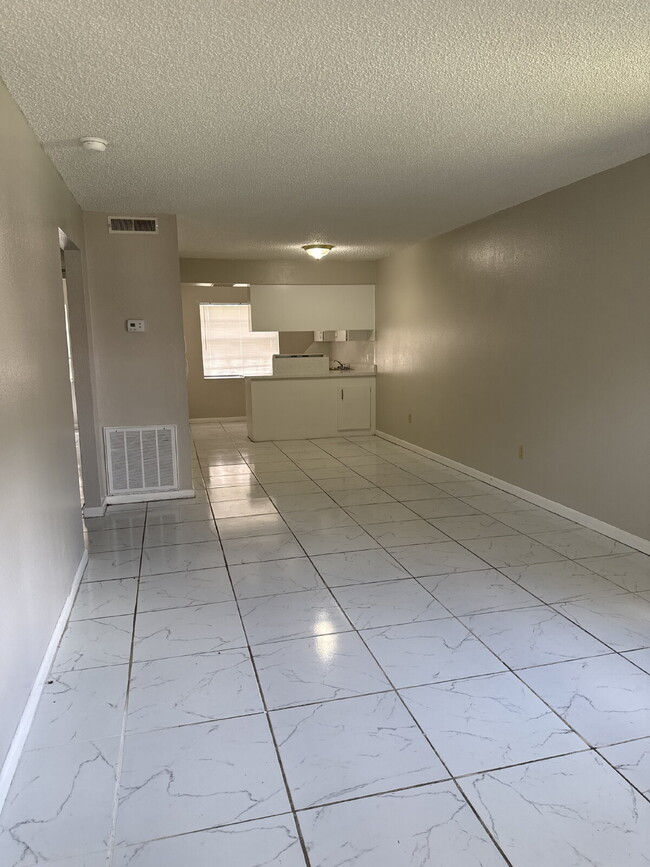 Photo - 2 bedroom 1 bath unit available for immedi...