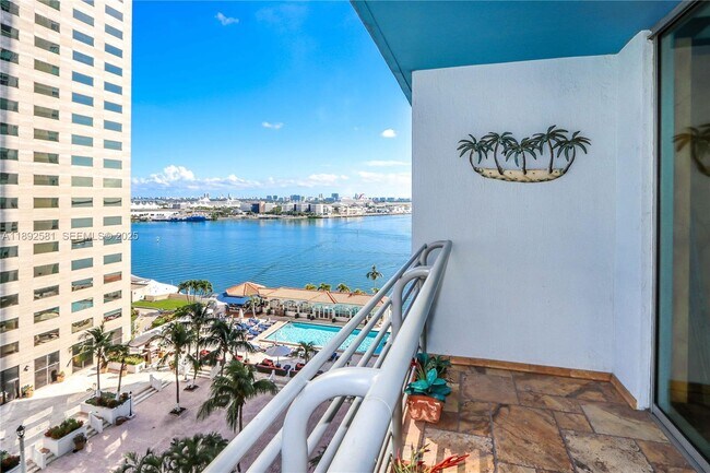 Photo - 335 S Biscayne Blvd Unit 1500