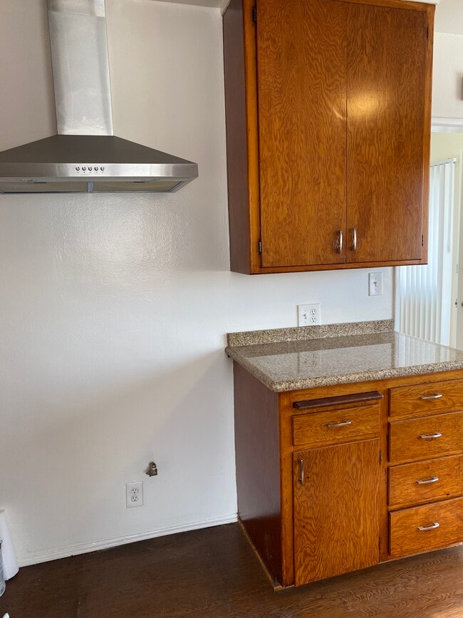 Photo - 4380 W 136th St Unidad C