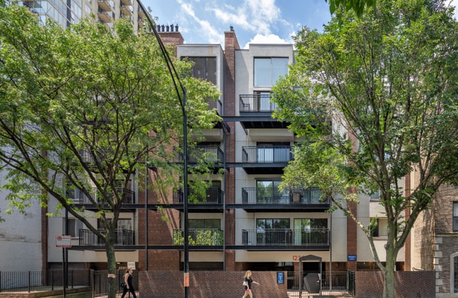 Photo - 1225 N La Salle Dr