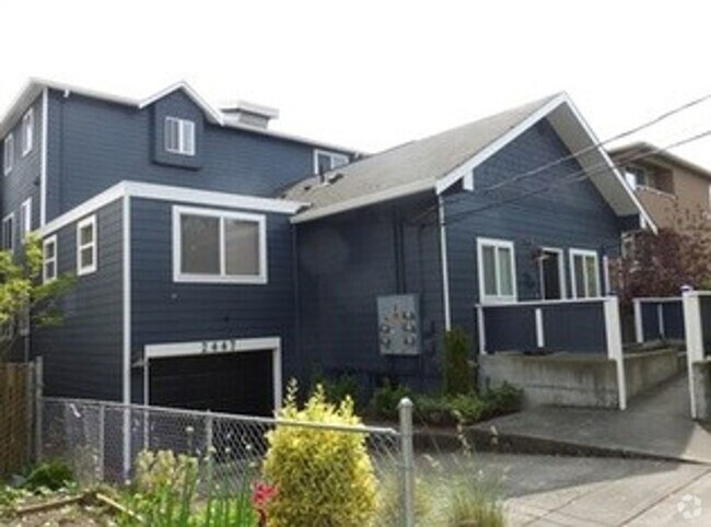 Building Photo - Discover Ballard's Best: A Spacious 3 Bed/... Unit C Rental