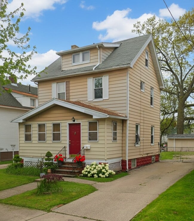 Building Photo - 3631 E 133rd St