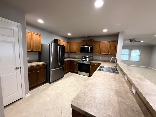 Photo - 5518 Timber Haven