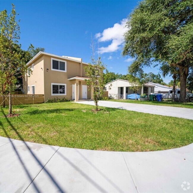 Building Photo - 1391 NW 38th St Rental