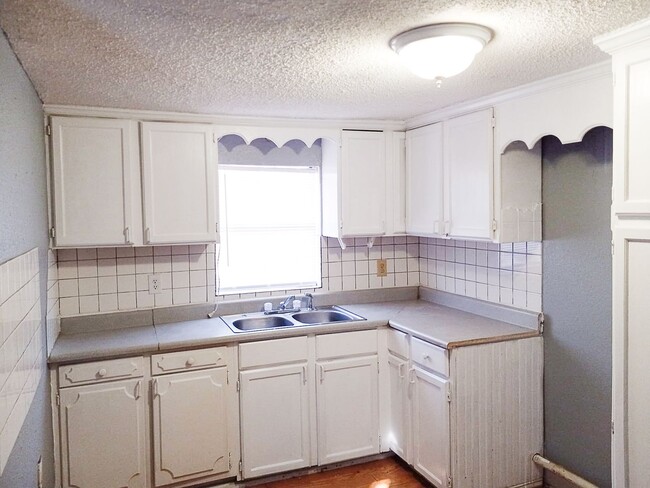 Photo - $0 First Month's Rent / $0 Deposit at Move-in