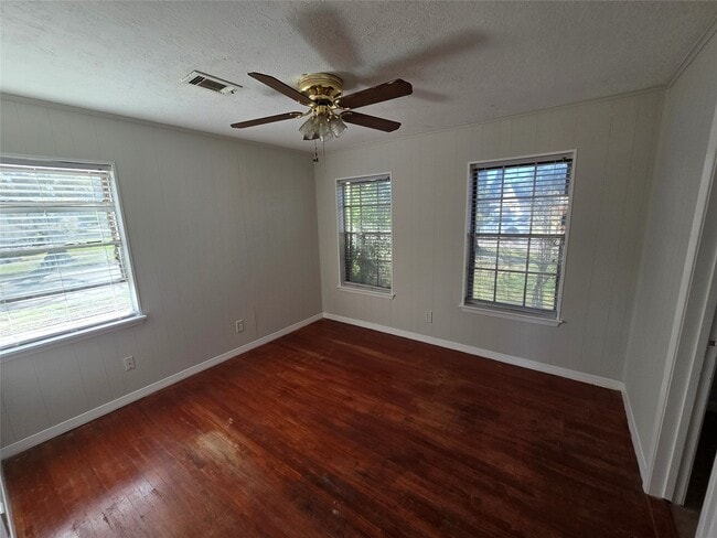 Photo - 2709 Hearne Dr