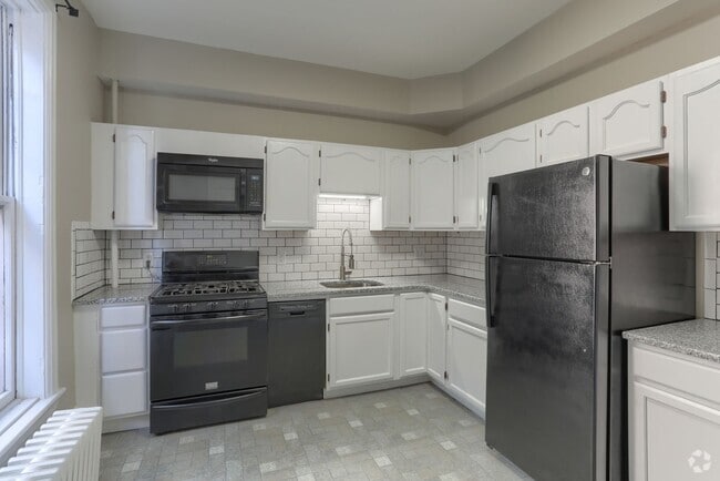 Building Photo - 1607 Green St Unit Apt #2