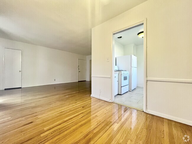 Building Photo - 1124 S Holt Ave Los Angeles, CA 90035 Unit 7 Rental