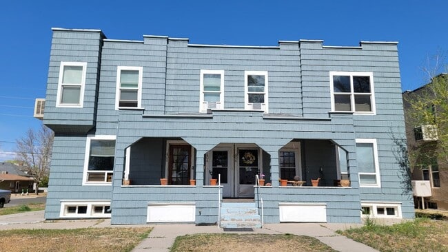 Building Photo - 400 1/2 Ouray Ave Unit 400 1/2 Ouray Ave