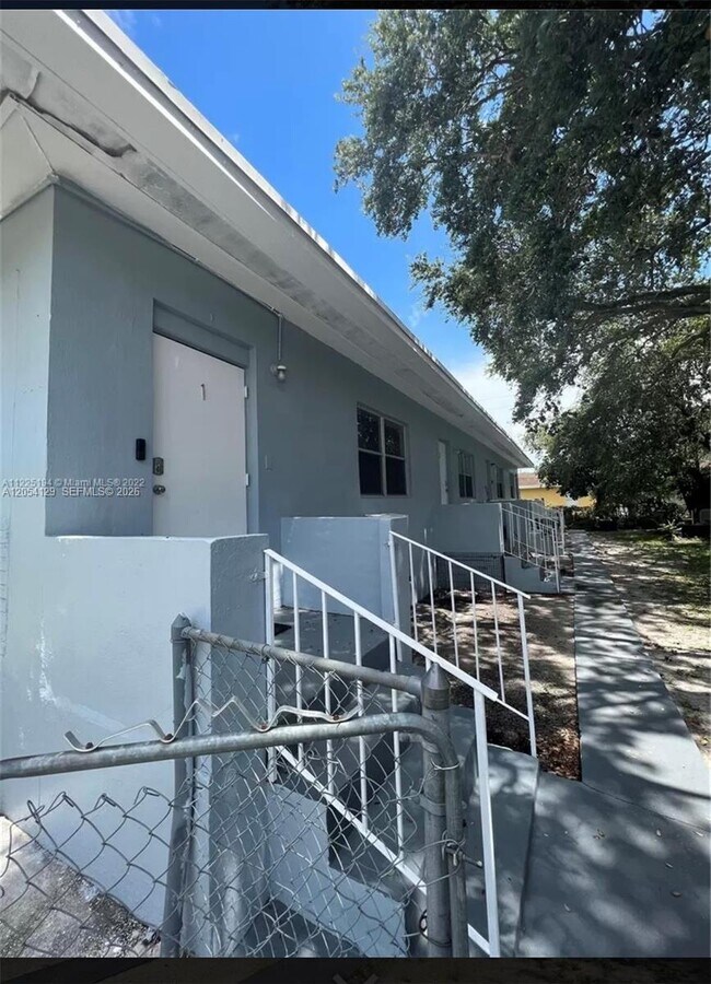 Photo - 2560 Wilmington St Unit 2