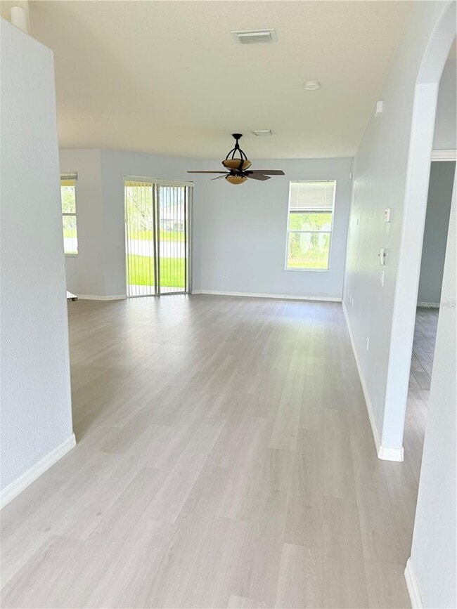 Photo - 1905 Fairway Loop