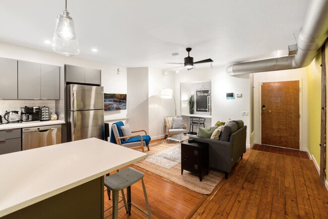 Building Photo - 221 Vine St Rental