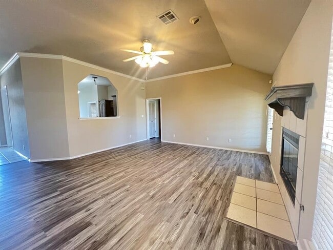 Photo - 624 Vickery Ave