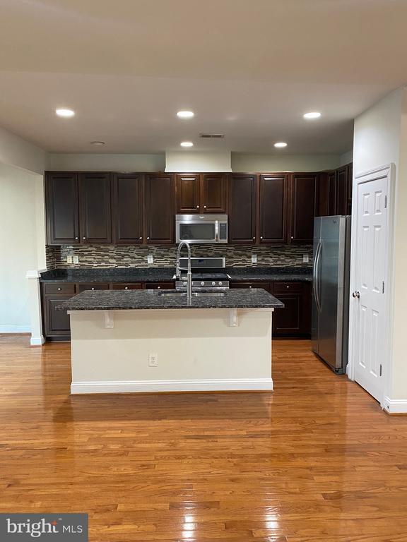 Photo - 43557 White Cap Terrace