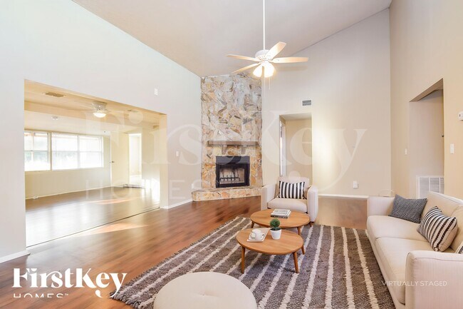 Photo - 6708 Timberlane W Dr