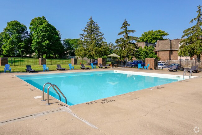 Swimming Pool - Miamisburg by the Mall