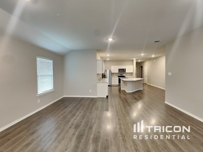 Photo - 636 Excelsior Dr