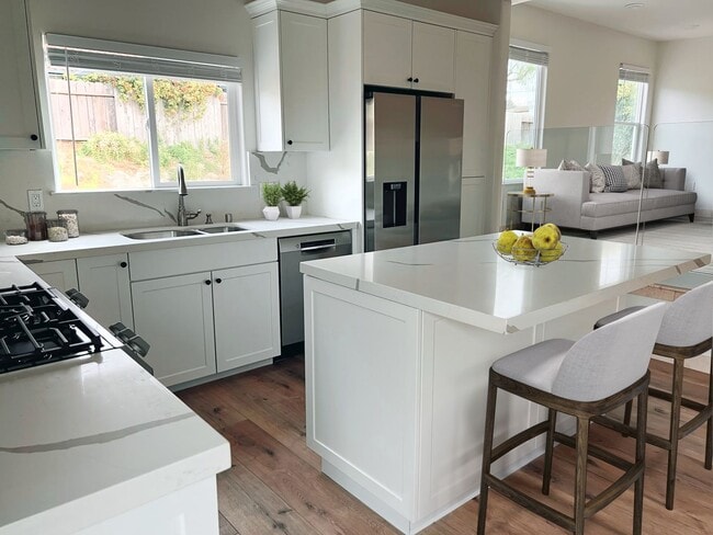 Photo - Spacious & Luxurious 4 Bed / 3 Bath Upper Level Unit in Fire Mountain