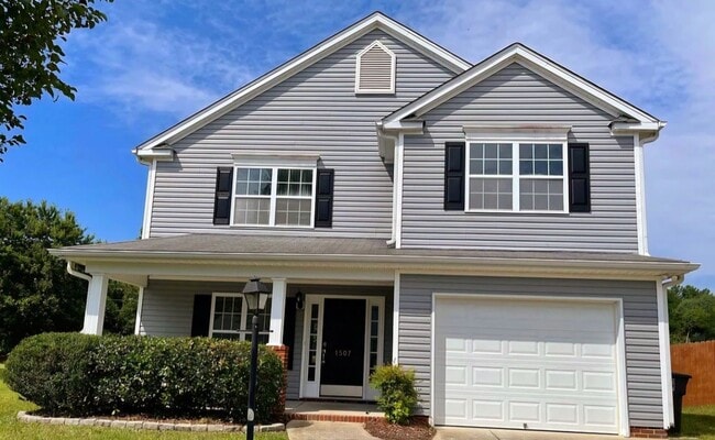 Building Photo - 3 bedroom Greensboro Rental with Attached Garage