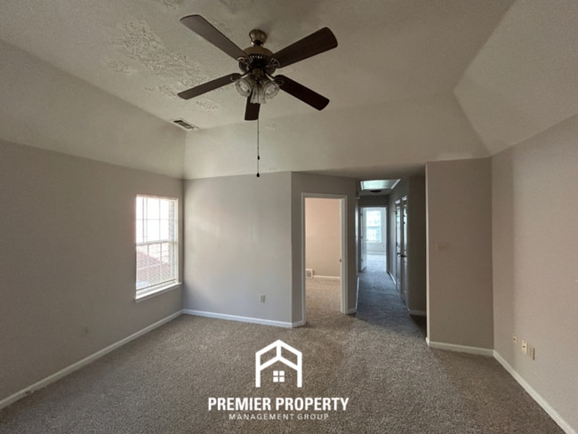 Photo - 7845 Shadowland Dr