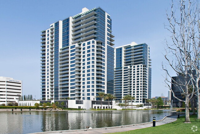 Building Photo - Essex Skyline at MacArthur Place Rental