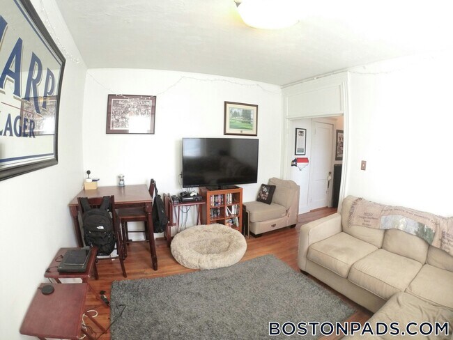 Building Photo - 1450 Commonwealth Ave Unit 21