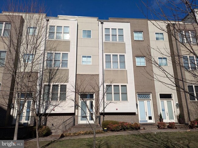 Photo - 105 Dyer Ct Townhome