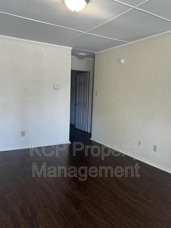 Photo - 1620 S H St