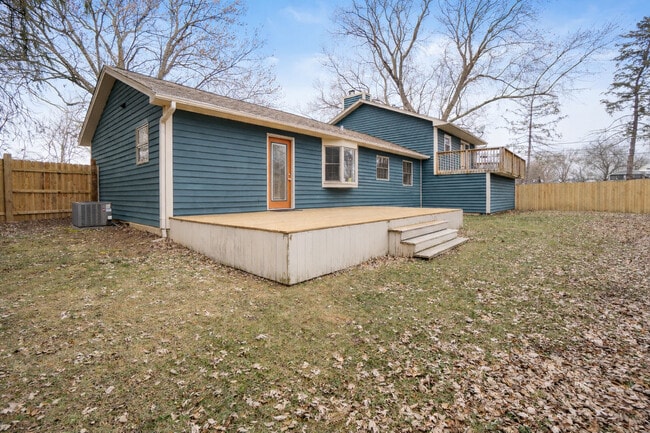 Photo - 1414 W Northeast Shore Dr