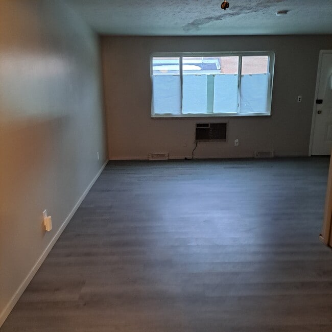 Living Room - 23756 Banbury Cir Unit 12