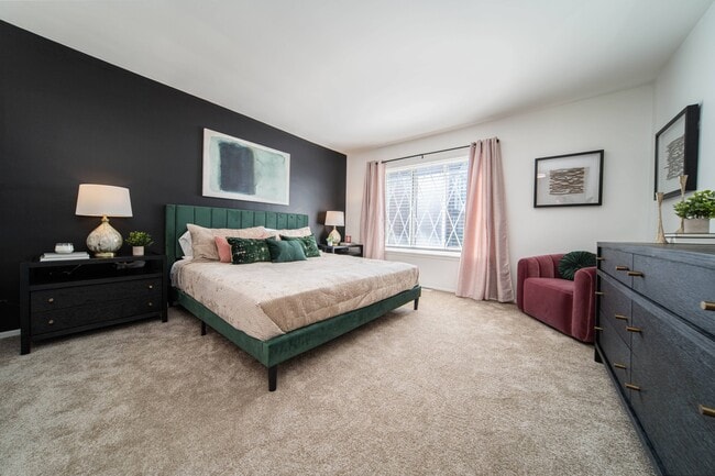 The Crossroads At Southfield Apartments
