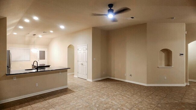 Photo - 705 Wiltshire Dr