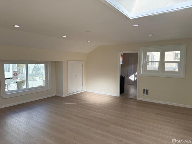 Photo - 258 Dorland St