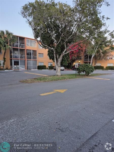 Building Photo - 4304 NW 9th Ave Unit 1-3B Rental