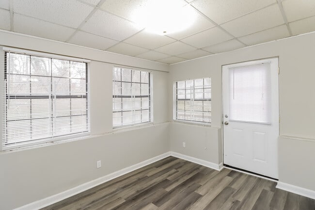 Photo - 1061 Albany Terrace