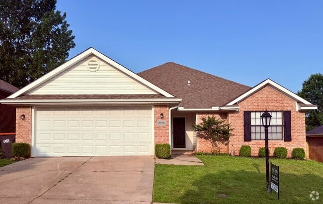 Building Photo - Newly Remodeled 3 Bedroom, 2 Bath Home wit...