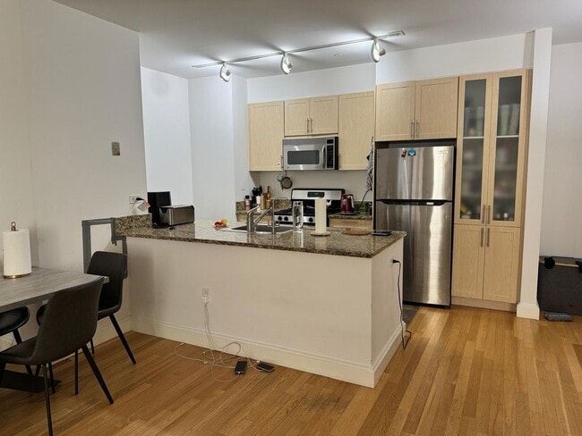 Photo - 10 Hanover Square Unit 3x