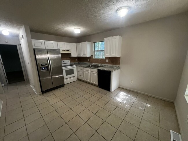 Photo - 2 Bedroom/2 Bath Duplex Perfect for Roommates