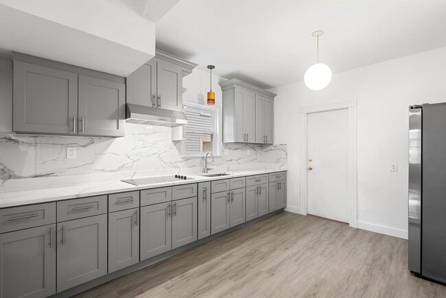 Photo - 252 Safford St Unit 254