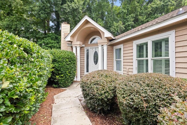 Photo - 1289 Llewellyn Rd
