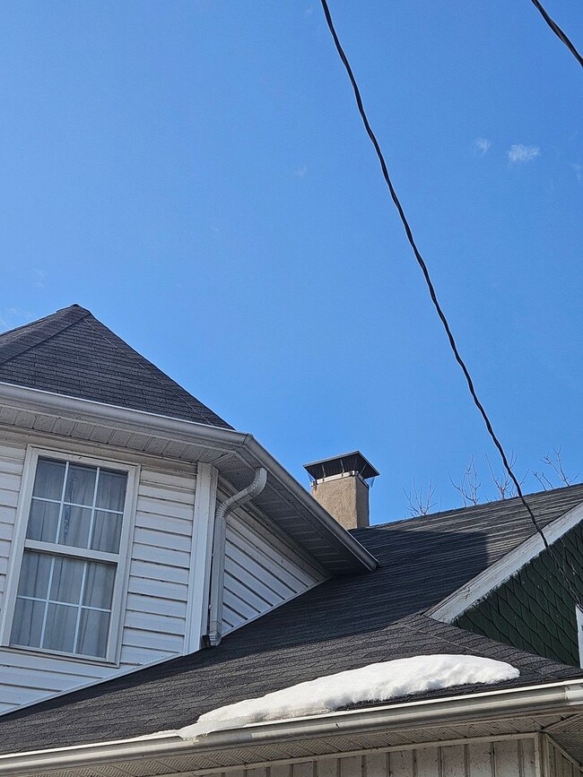 Photo - 2424 Broadway St