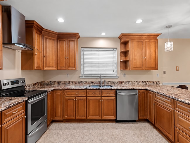 Photo - 4505 Laplace St