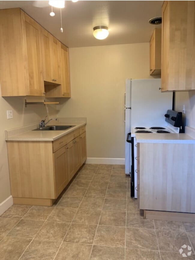 Building Photo - 2555 Sir Francis Drake Blvd Unit #11 Rental