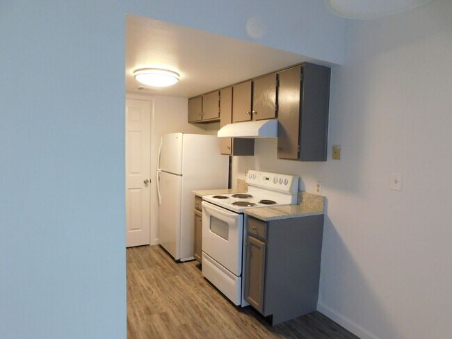 Photo - GCC Properties I LP Management Acct2 (1002... Unit B