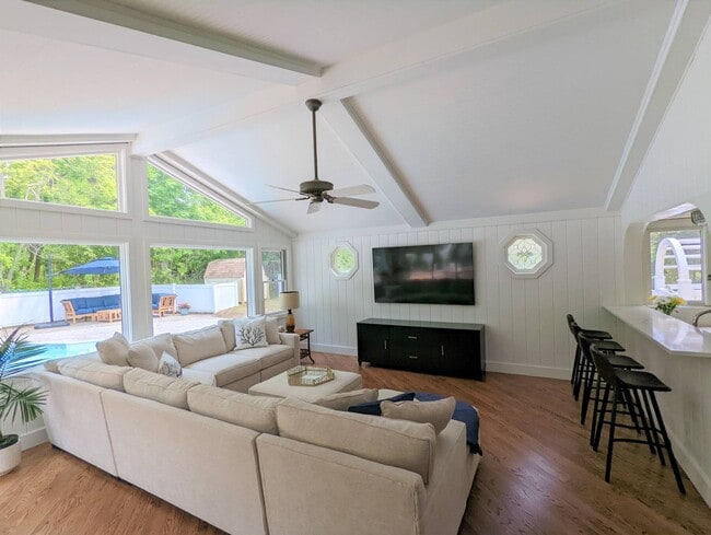 Photo - 43 Scotts Landing Rd