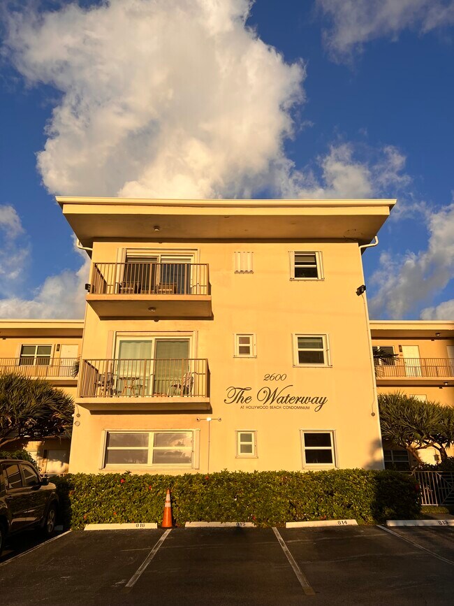 Photo - 2600 S Ocean Dr Unidad 102