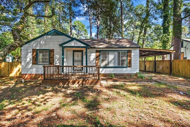 Building Photo - 736 Woodbury Rd Rental