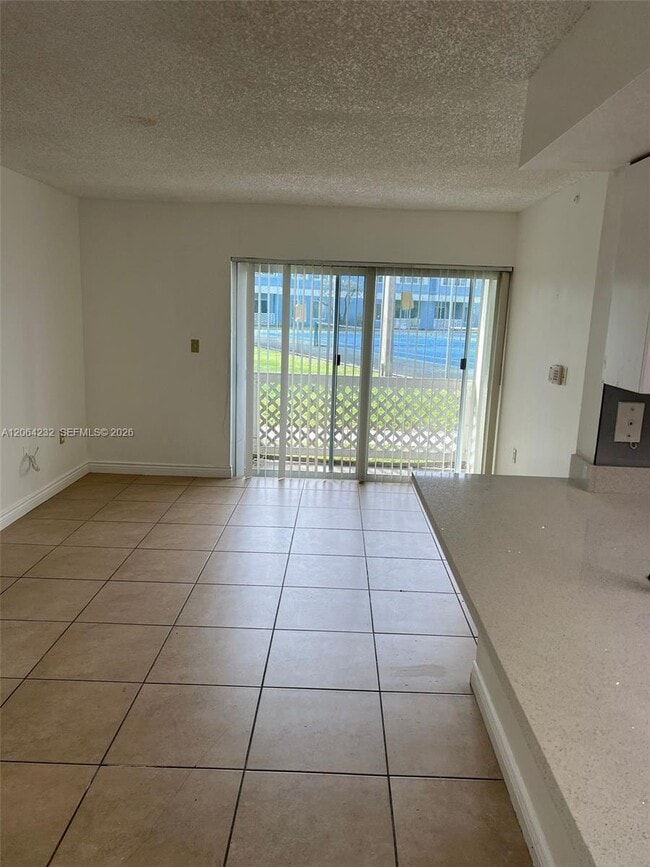 Building Photo - 6740 NW 175th Ln Unit N-20